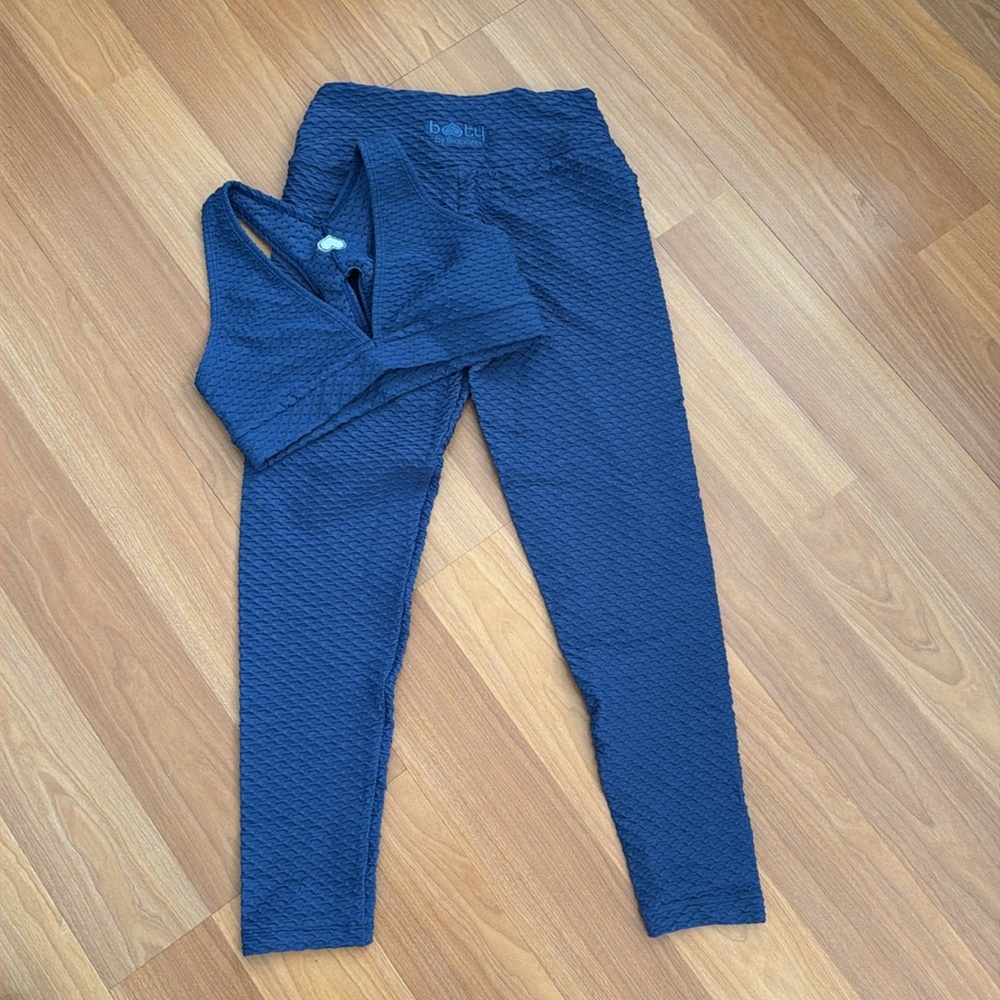 Booty by brabants deep v top indigo and leggings. One size. Perfect condition